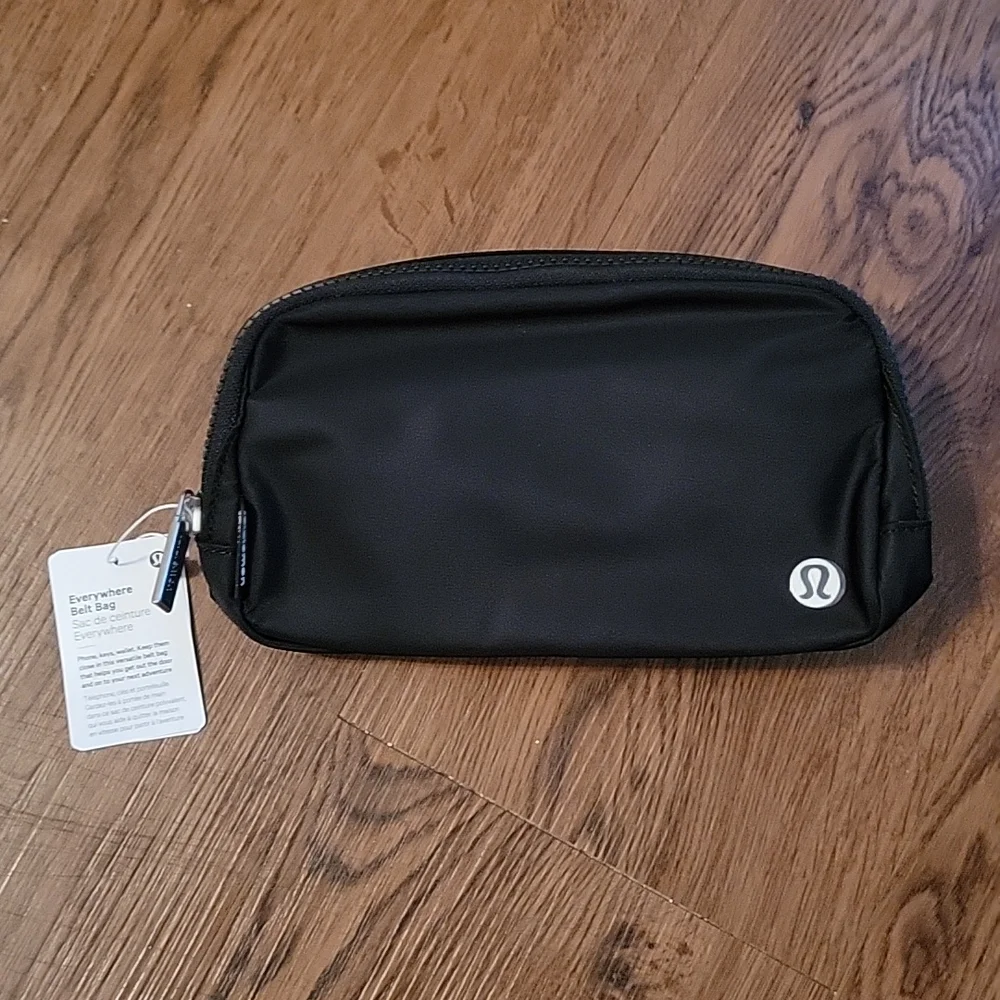 NWT Lululemon Everywhere Belt Bag - Picture 2 of 4
